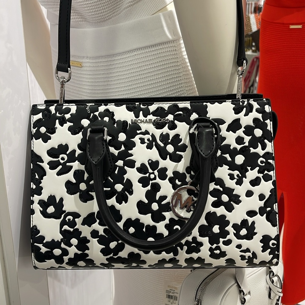 Michael Kors Sheila Medium Sequined Floral Print CZ Satchel
Black
NWT - Picture 13 of 16
